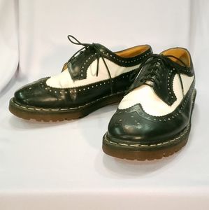Vintage 80s/90s Dr. Martens MADE IN ENGLAND b/w spectator wingtip size 9
